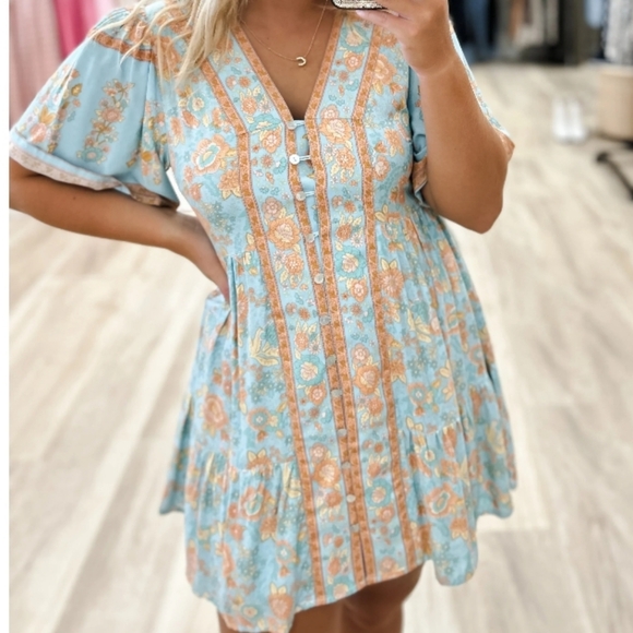 new'm Dresses & Skirts - Floral Bohemian V-Neck Dress